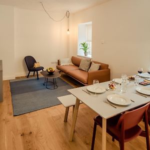 Deluxe Three-Bedroom Apartment